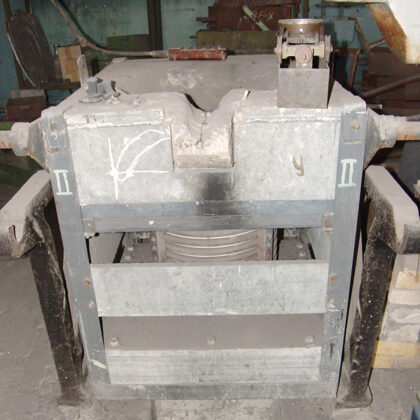 Індукційна піч ІСТ-0,16 для плавління кольрових металів